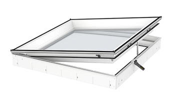 Unité de base pour fenêtre courbe pour toit plat avec protection vitrage VELUX